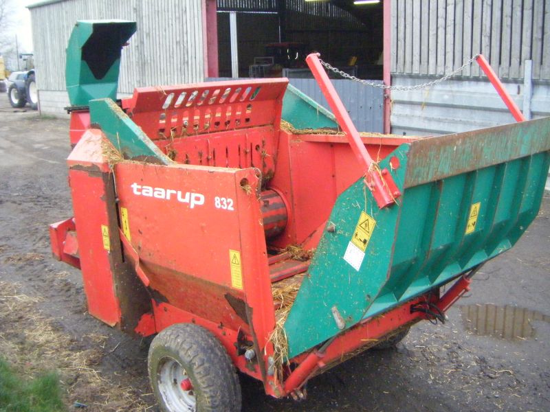 TAARUP 832 TRAILED STRAW CHOPPER/BLOWER Recently Sold Browns