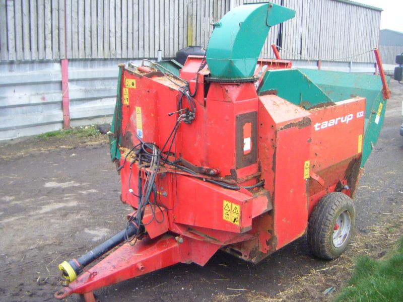 TAARUP 832 TRAILED STRAW CHOPPER/BLOWER Recently Sold Browns